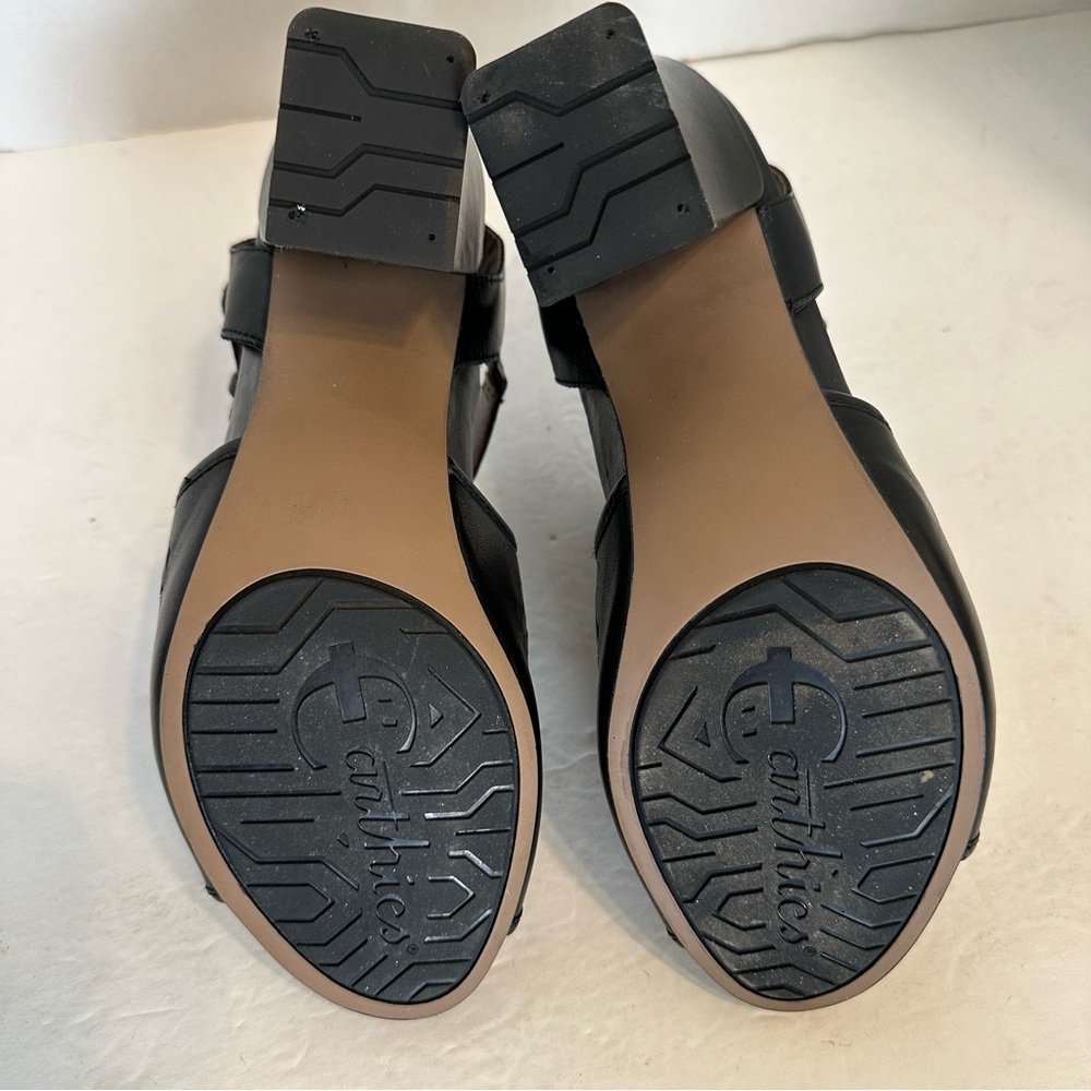 NIB Vintage Earthies Acadia Women's Black Perforated Leather Heeled Sandals 8.5 - Picture 4 of 6